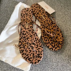 Tkees flip flops